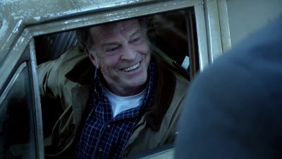- You electrocuted me.
- Your authorization. Now. - Fringe