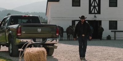 - You enjoying
your fuckin' self? - Yellowstone