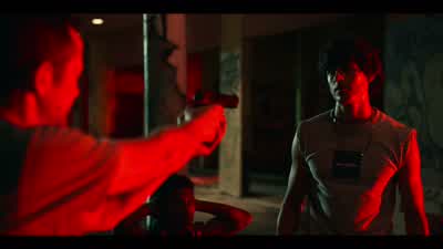You ever taken one of those beforeYou haven't have you I can tellNow I bet you've heard it can make you fast make you strongMake this a fair fight even though I got a gun pointed at your faceJust twist it Tommybeeping whirringBut that's only if you happen - Project Power