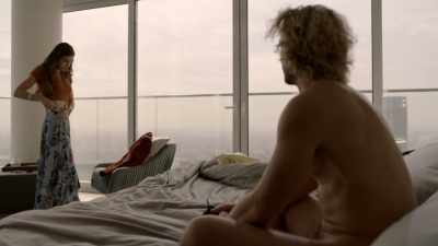 You expect me to stay
half naked - Vida