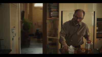 You fancy some lemonade?
It's home-made. - Patience