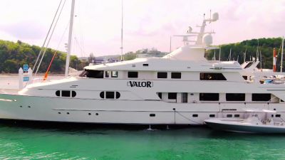 - You feel that heat, Courtney? - Below Deck