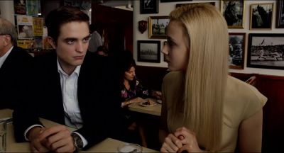 You feel hidden You like to hide - Cosmopolis