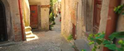 You feel like in a village, - Meet Me in Rome