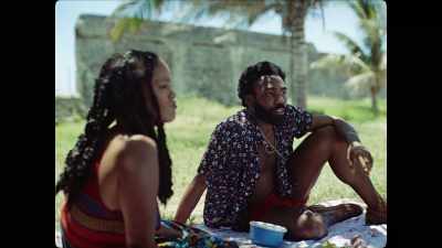 ♪ You feel like
Summertime ♪ - Guava Island