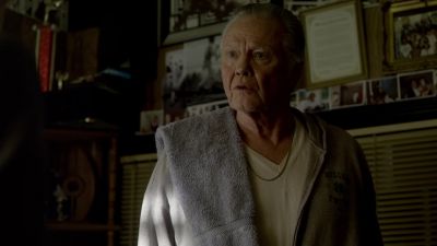 - You find that amusing?
- Yeah. - Ray Donovan