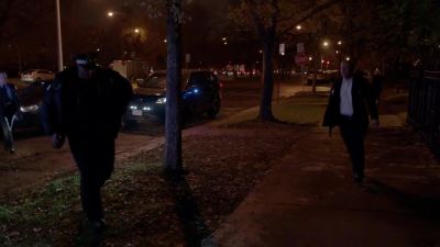 - You first guy on the scene?
- Yes, sir. - Chicago P.D.