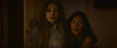 -You found Ellie!
-Yes. Get Steven. - The Cellar