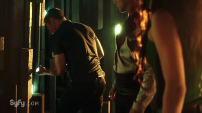 - You found it.
- It's what I came for. - Killjoys