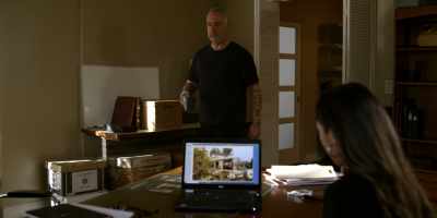 You gave me a thumb drive - Bosch: Legacy