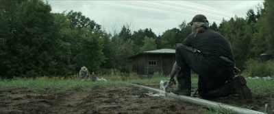 You get lost, son?
There's work to be done. - Chaos Walking