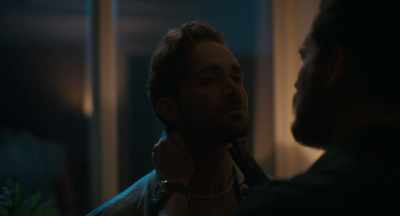 You either give me the
money or I'll take it. - Panama