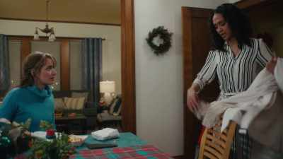 You go ahead.
I'm not even hungry anymore. - A Show-Stopping Christmas