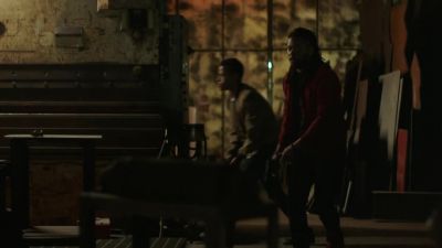 You go that way. - Queen of the South