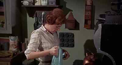 - You going to be alright?
- I'll manage. - Death of a Gunfighter