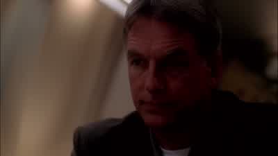 You going to lecture me about sleeping with people you work with? - NCIS