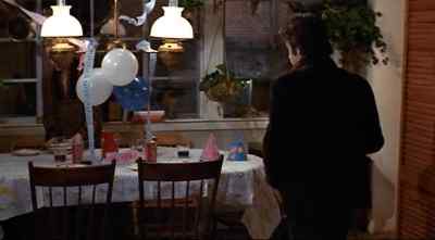 - You going out?
- I gotta meet Kreplich... - Author! Author!