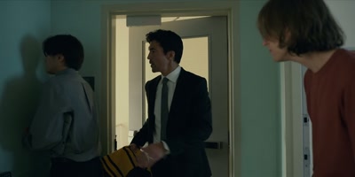 -You gonna tell him?
-Easy. Easy. - Accused