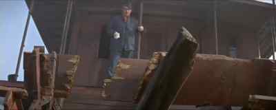- You got a carpenter on board?
- Yes, Captain. - Blood Alley