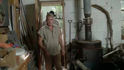 You got a
girl looking for a hubcap? - Hubcap