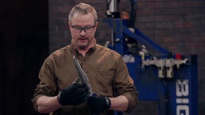 You got a good split on there. - Forged in Fire