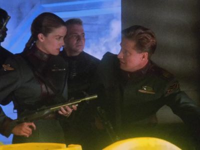 -You got a plan?
-Let's try not to get killed. - Babylon 5