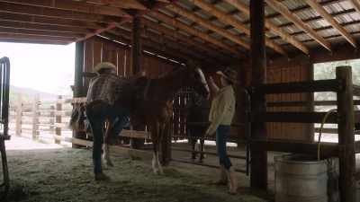 -You got a saddle on her.
-Oh, yeah. - A Cowboy Christmas Romance