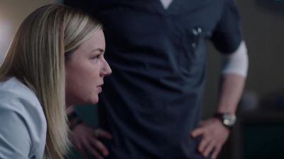 You got Bell to take Donna
to the OR? - The Resident