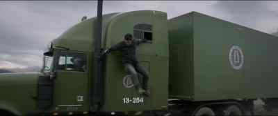 You got to get off. - The Hurricane Heist