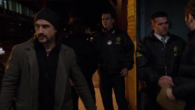          - You got him?
    - We got him, detective. - Chicago P.D.