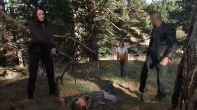 - You got him?
- Yeah. - Criminal Minds