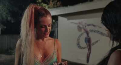You got kids?[CELL PHONE CHIMING] - Zola