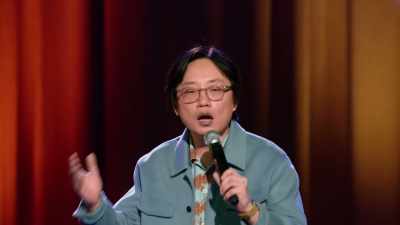 You got like organic bed
sheets, organic hand soap. - Jimmy O. Yang: Guess How Much?