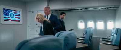 You, you got me that model
when I was a kid, remember? - Air Force One Down