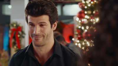 - You got me.
- Rachel hasn't gotten - Well Suited For Christmas