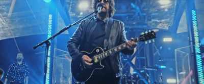 ♪ You got me shaking,
got me running away ♪ - Jeff Lynne's ELO: Wembley or Bust