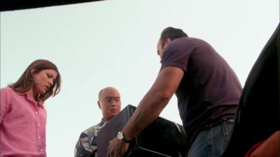 You got something smaller ? - Dexter