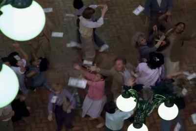 - You gotta feel good.
- Giving so much. - Moonlighting