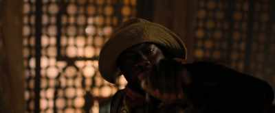 You gotta pull
his mouth back - Jumanji: Welcome to the Jungle
