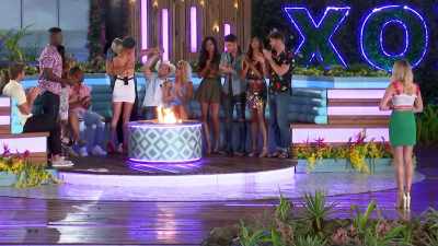 YOU GUYS CAN TAKE A SEAT. - Love Island