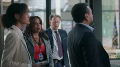 You have 30 seconds
to explain - The Rookie: Feds