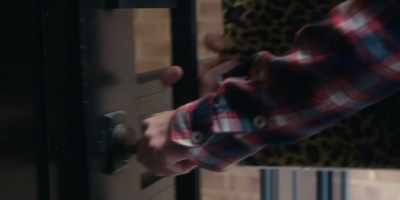 - You have a key?
- Yeah, Professor Watts gave it to me. - GetAWAY