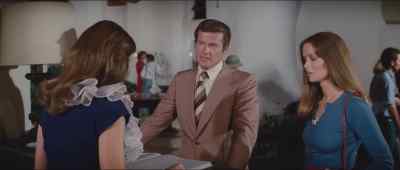 You have a reservation for me.
The name is Sterling. - The Spy Who Loved Me