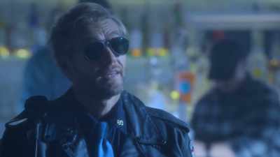 - You have a situation?
- Yes, I do. I do. - AJ and the Queen