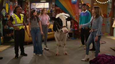 - You have to choose.
It's either the cow or me. - Side Hustle