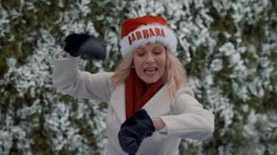 You have exactly one hour,
starting... now. - Leah's Perfect Gift