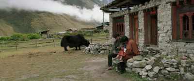 You have to keep your nails clean okay? - Lunana: A Yak in the Classroom