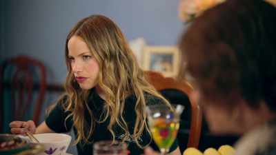 -You have kids?
-[laughs] no. - Daughter of the Bride