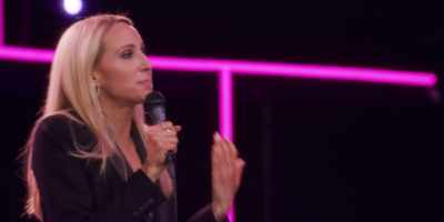 You have to like bottle up
that intense anger, - Nikki Glaser: Bangin'