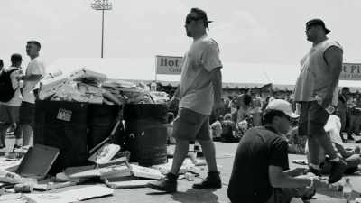 You have so many people,
not enough receptacles. - Woodstock 99: Peace Love and Rage